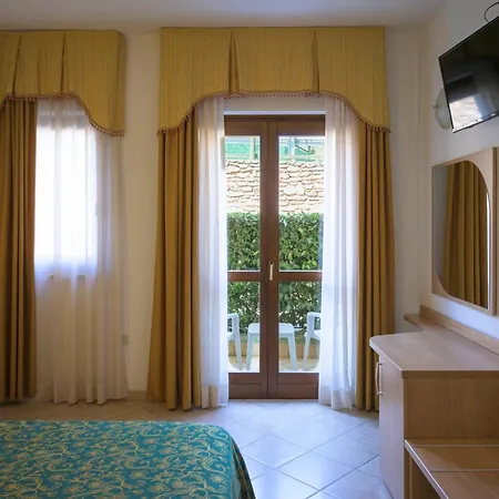 All Inclusive Hotel Piccolo Paradiso Toscolano Maderno Exterior photo