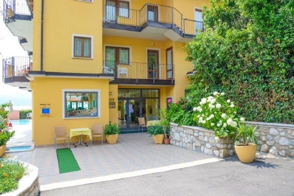 Piccolo Paradiso 4*