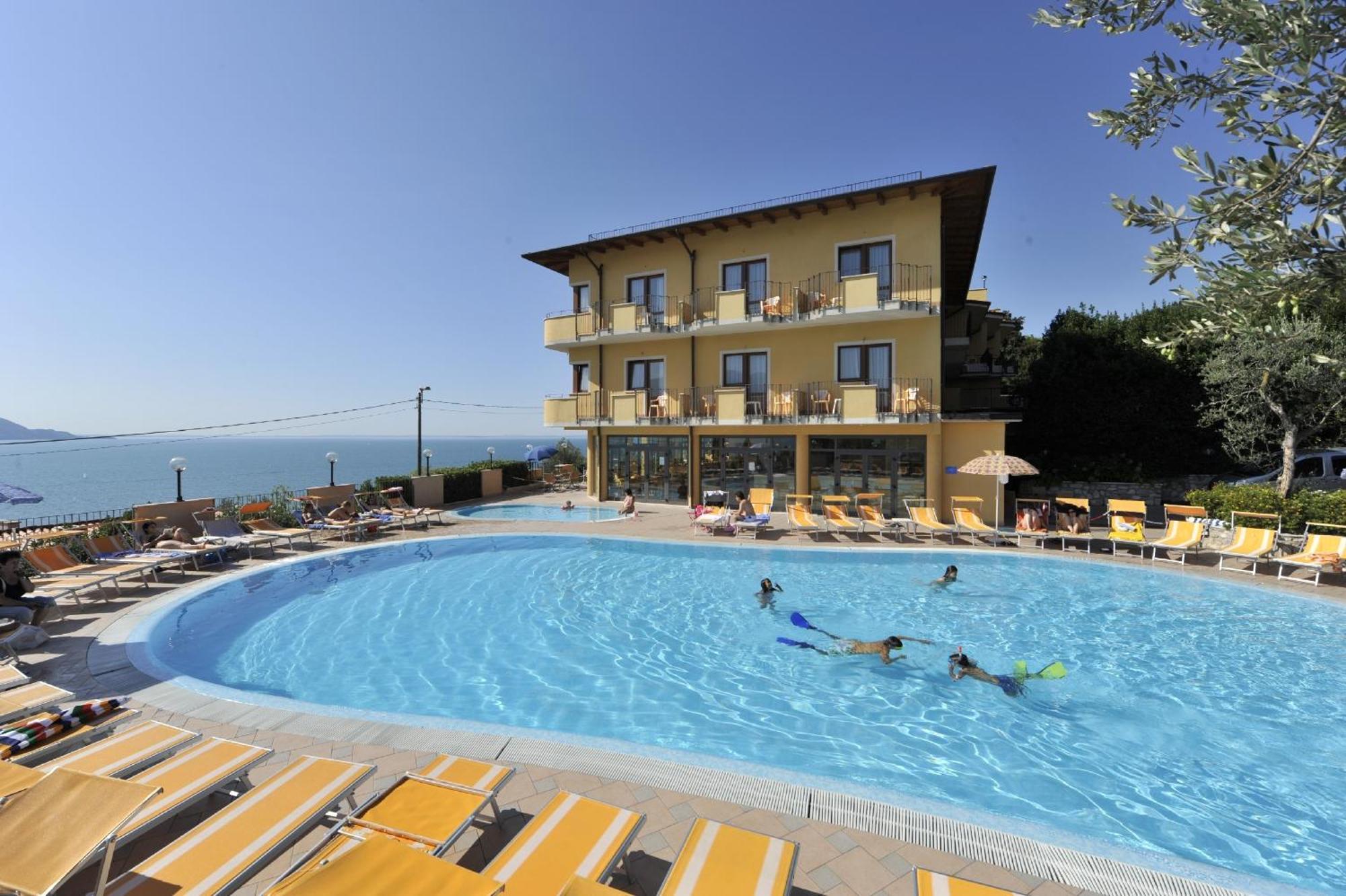 Piccolo Paradiso Hotel 4*
